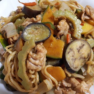 市販の袋麺&ソースで⭐簡単コク旨カレー焼きそば